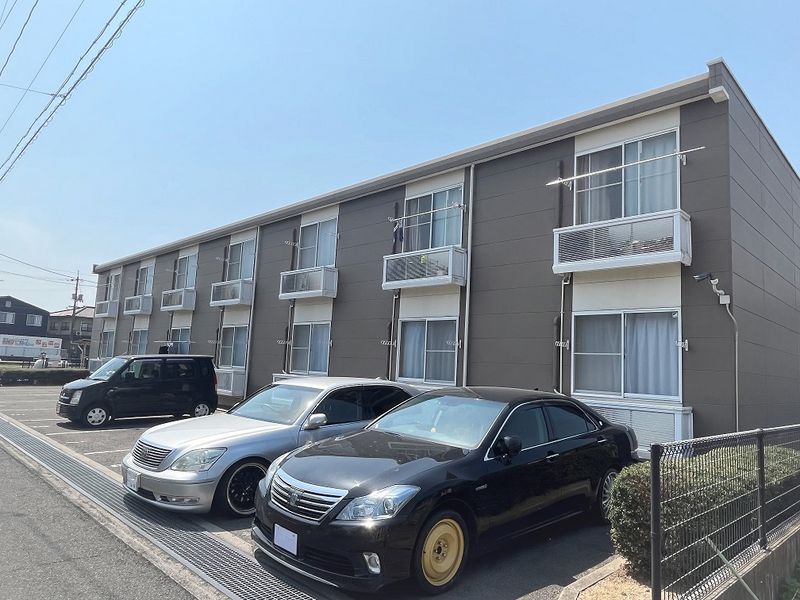 レオパレスコンフォート山手Ａ 駐車場