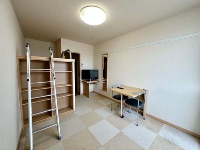 レオパレスルチェンテ 居間