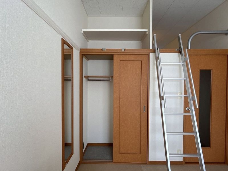 レオパレスマロン 収納