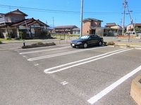 レオパレスマリンズＭＡＹＵ 駐車場