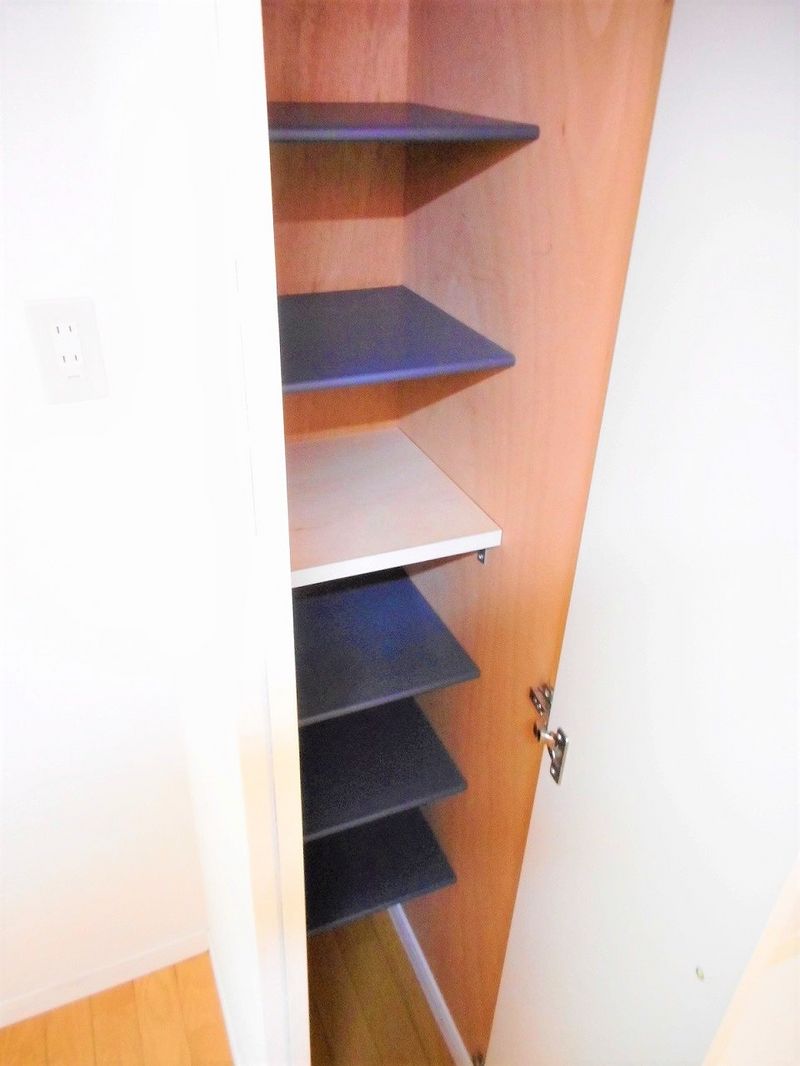 leopalace Western Court Storage