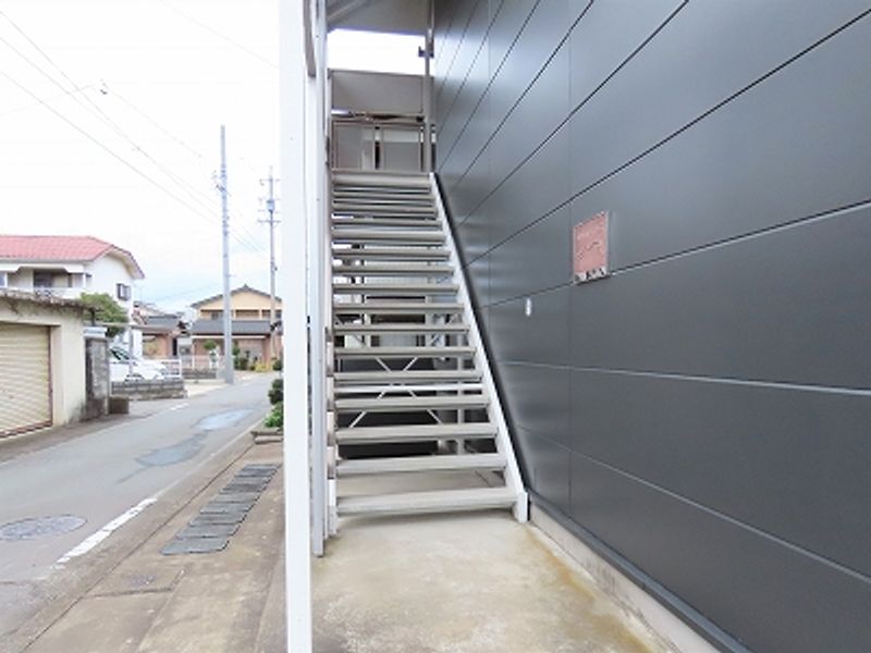 レオパレスドミールⅡ エントランス