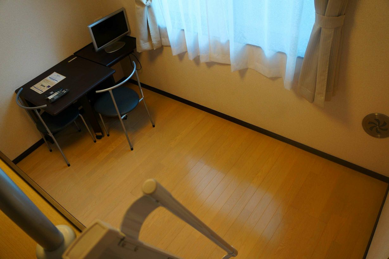 レオパレスエステル 居間