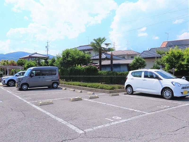レオパレス川中島 駐車場