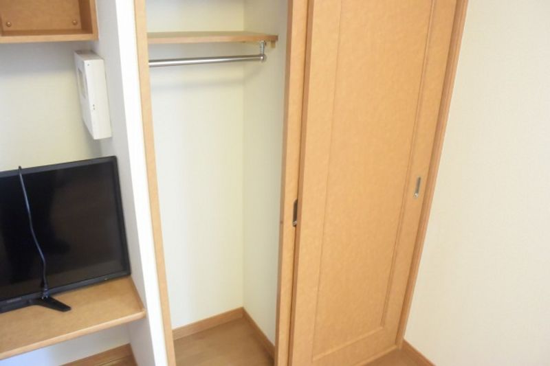 レオパレス櫻根南 収納