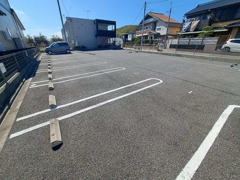 クレイノ鶴ヶ浜 駐車場