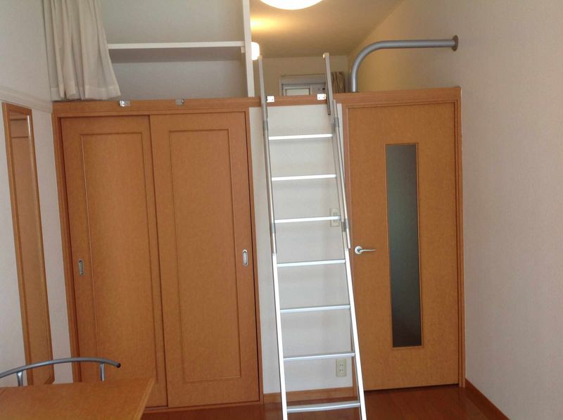 レオパレスフォレストミー 居間