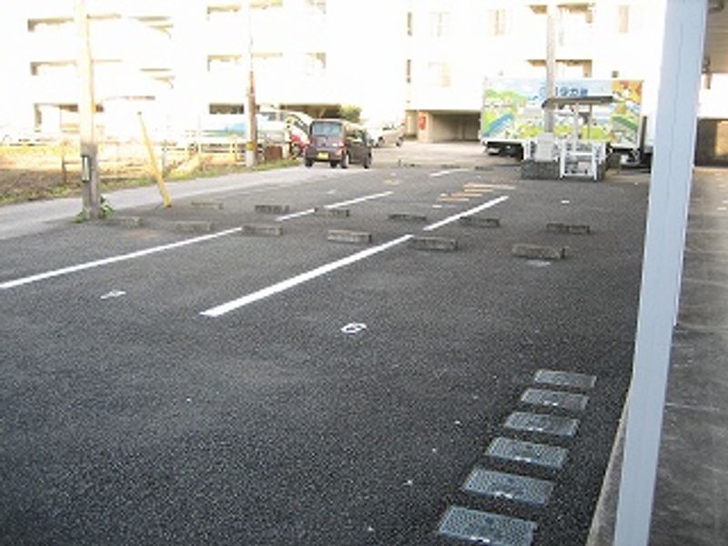 レオパレスＭａｒｙＰｉｎａｒ 駐車場