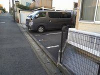 レオパレスみらいⅢ 駐車場