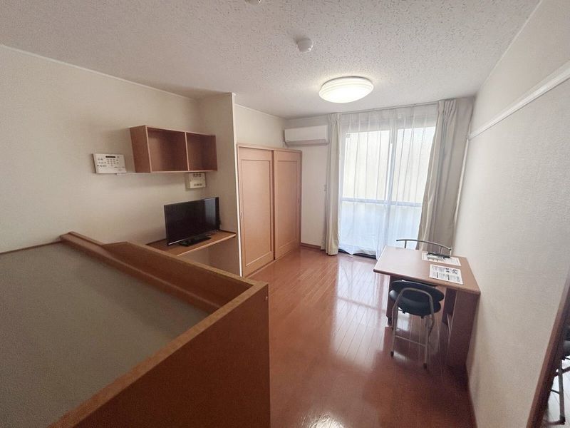 レオパレスシード上堂Ⅱ 居間