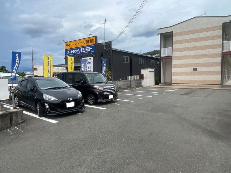 レオパレス山路 駐車場