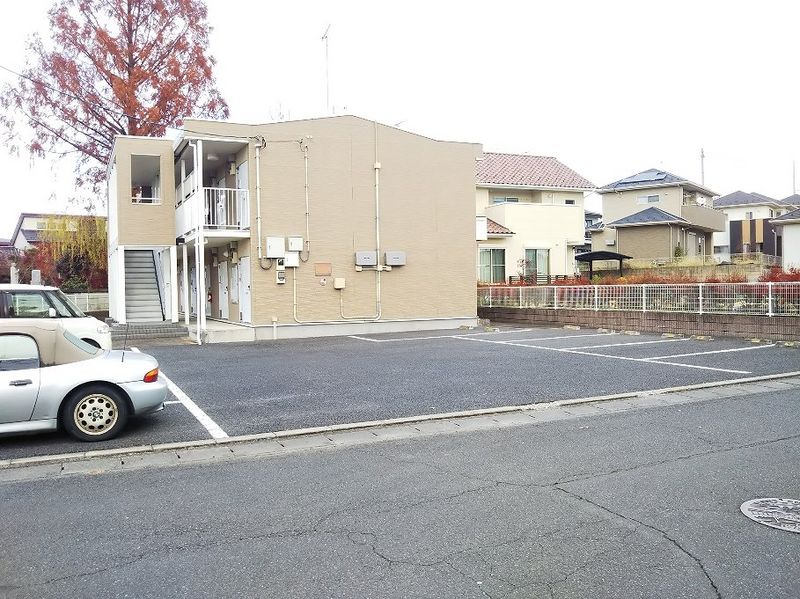 レオパレスグリーンヒルズ 駐車場