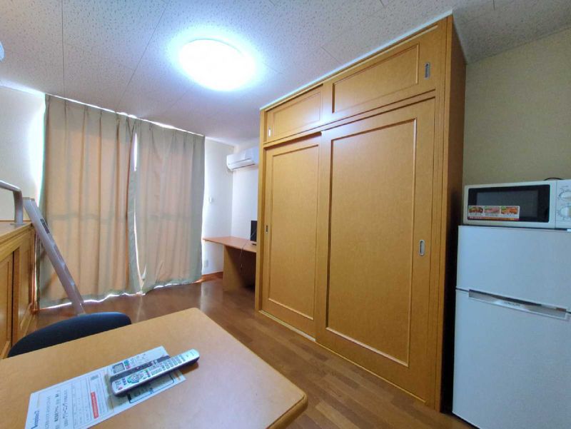 レオパレスレインボー 居間