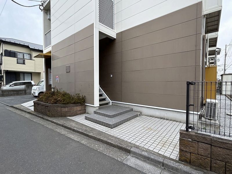 レオパレスジュネス神田 エントランス