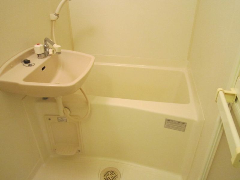 leopalace Road II Bathroom