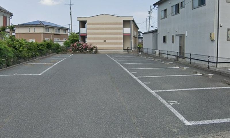 レオパレスファーストアベニュー 駐車場