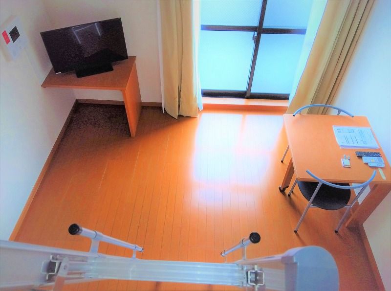レオパレスファミーユ上並榎 居間