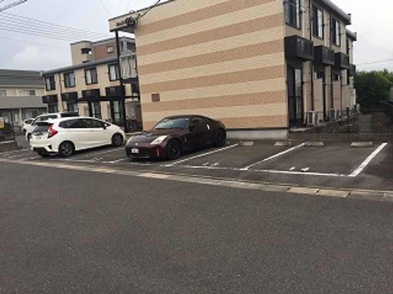 レオパレス兵庫北 駐車場