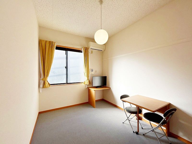 レオパレスソレーユ 居間