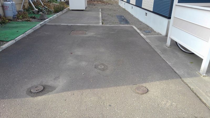 レオパレススカイブルー西町 駐車場