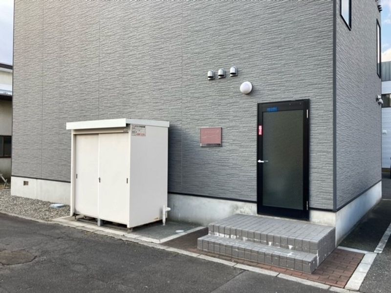 レオパレス宇賀浦 エントランス