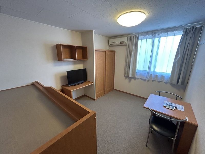 レオパレスオアシス中田 居間