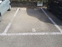 レオパレス白山 駐車場