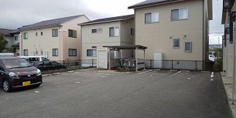 レオパレスエスエスⅠ 駐車場