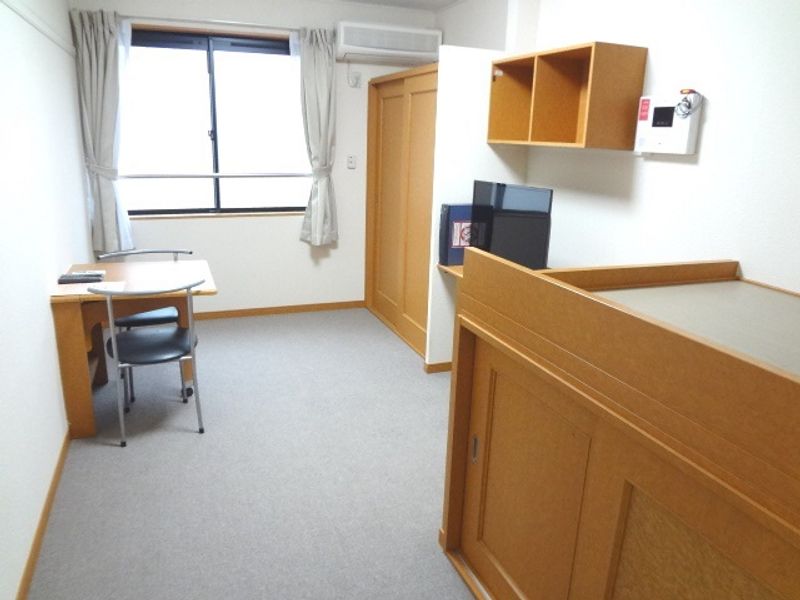 レオパレスハーモニーチャット 居間