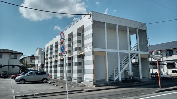 レオパレスオアシス 外観