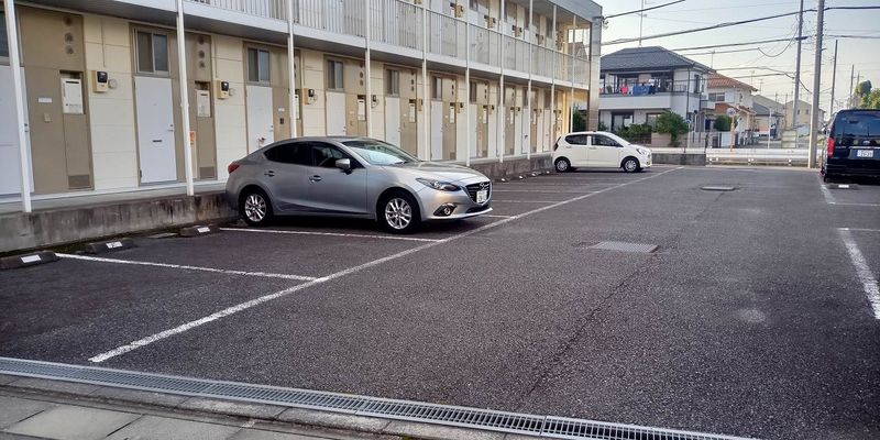 レオパレス壱里山 駐車場