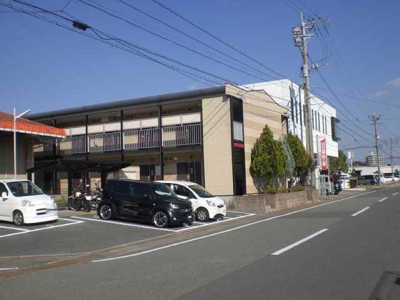 レオパレスブルースカイ 外観