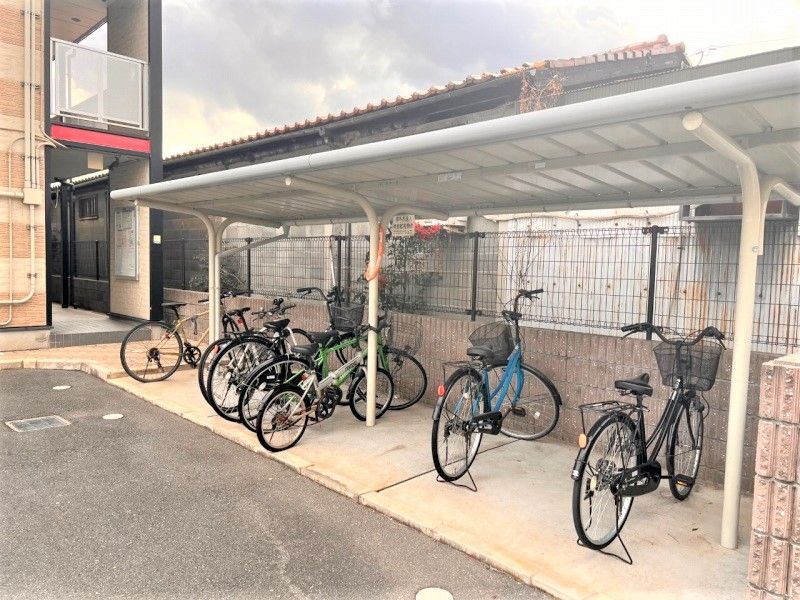レオパレスＡＮＮＥＸ　ＥＳＴ 駐車場