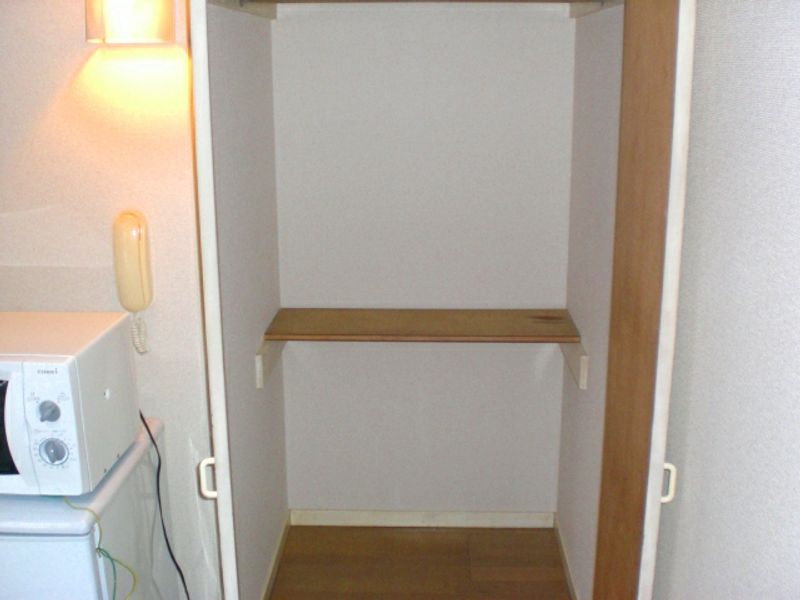 レオパレスアミ 収納