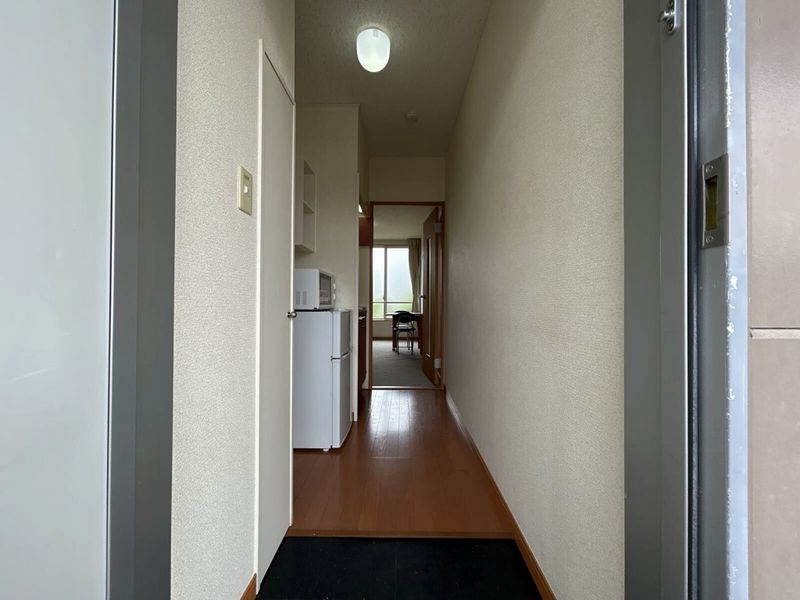 レオパレスブランドール 玄関