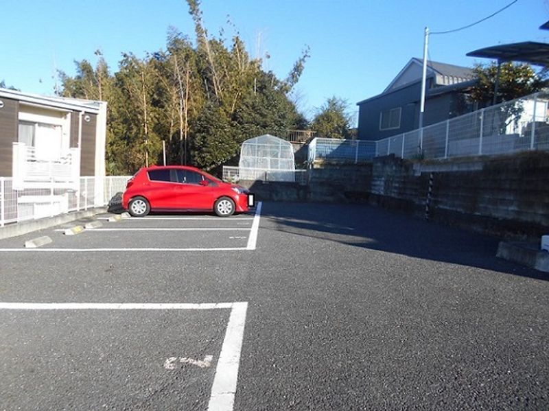 レオネクストパーチェ 駐車場