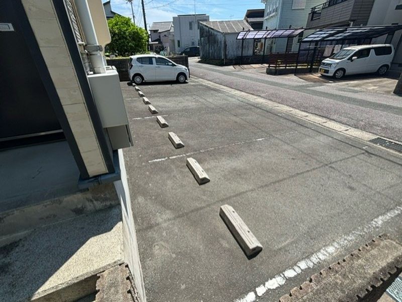 レオパレス筒井 駐車場