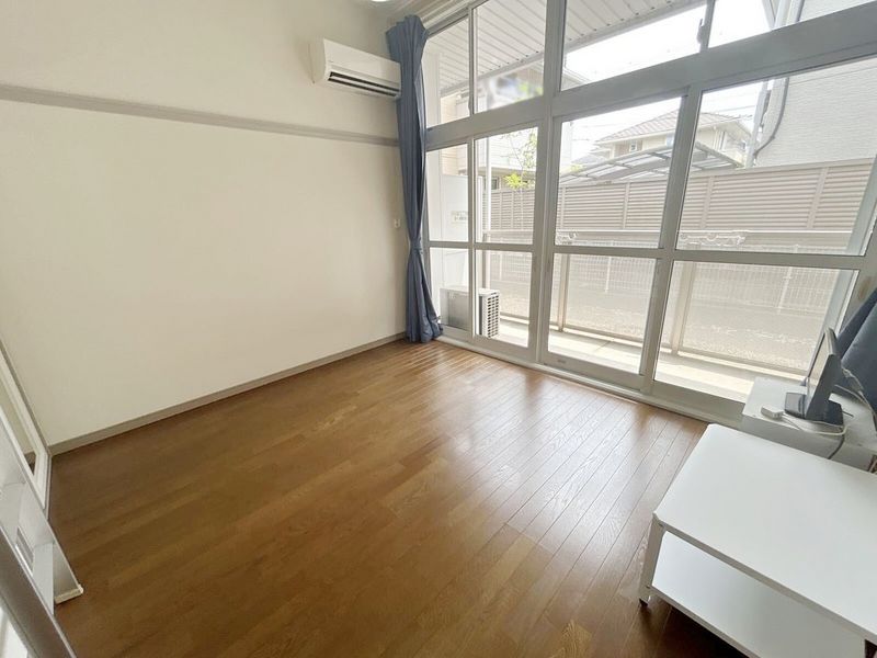 レオパレスグランドゥールⅢ 居間