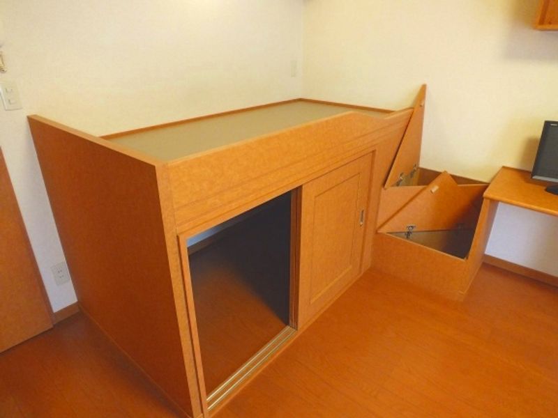 レオパレスアークⅢ 寝室