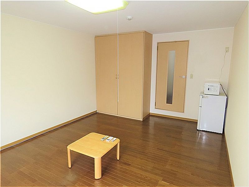 レオパレススミサカ 寝室