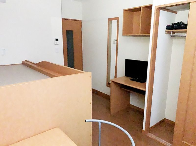 レオパレスライト３３９ 居間