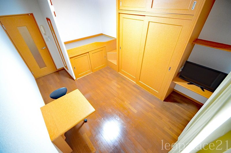 レオパレスＮＫ高屋ヶ丘 居間