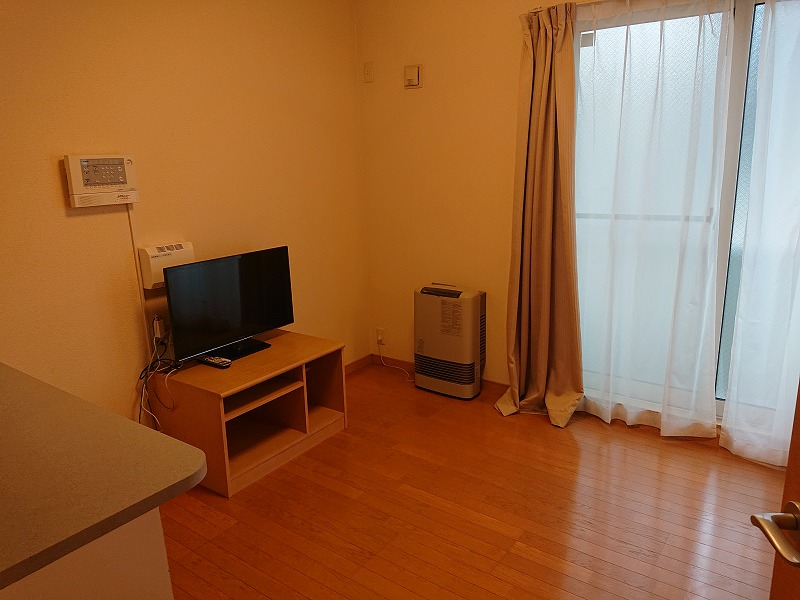 レオパレスボヌールシャトー 居間