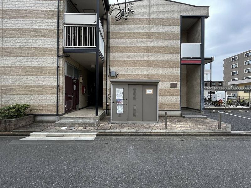 レオパレスカンタービレ エントランス