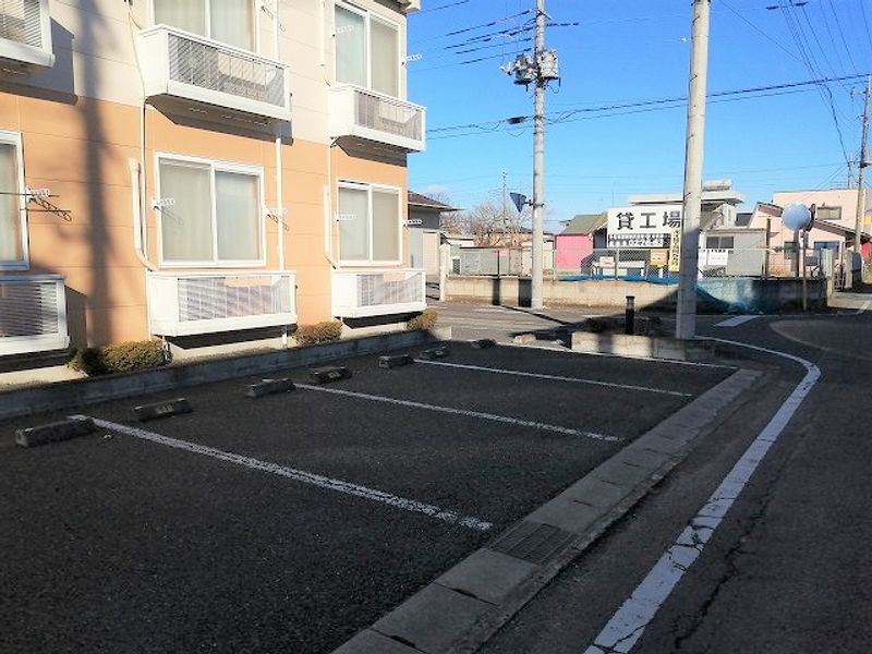 レオパレスアルファ 駐車場