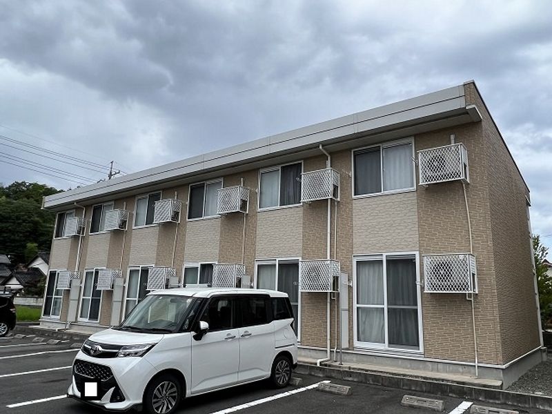 レオパレス縁 駐車場