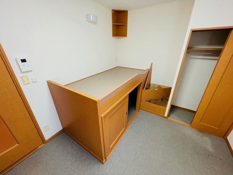 レオパレスグリーンハイツ 居間