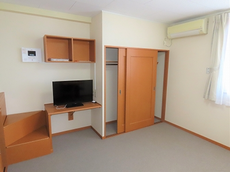 レオパレスセブンハート上田 居間