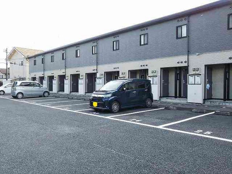 レオパレスルミエール 外観