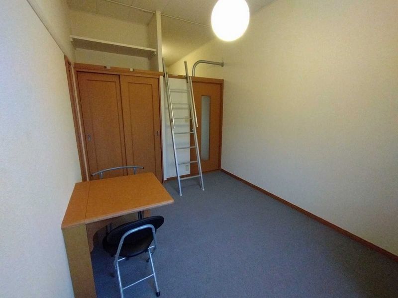 レオパレス世田谷 居間